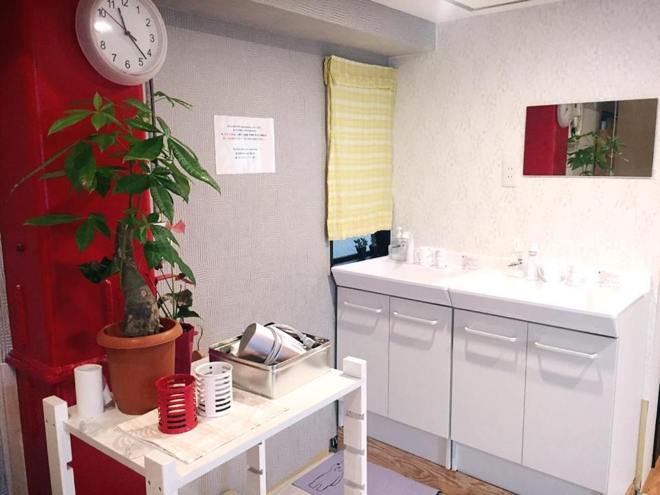 Tokyo Mika House Hotel Bagian luar foto