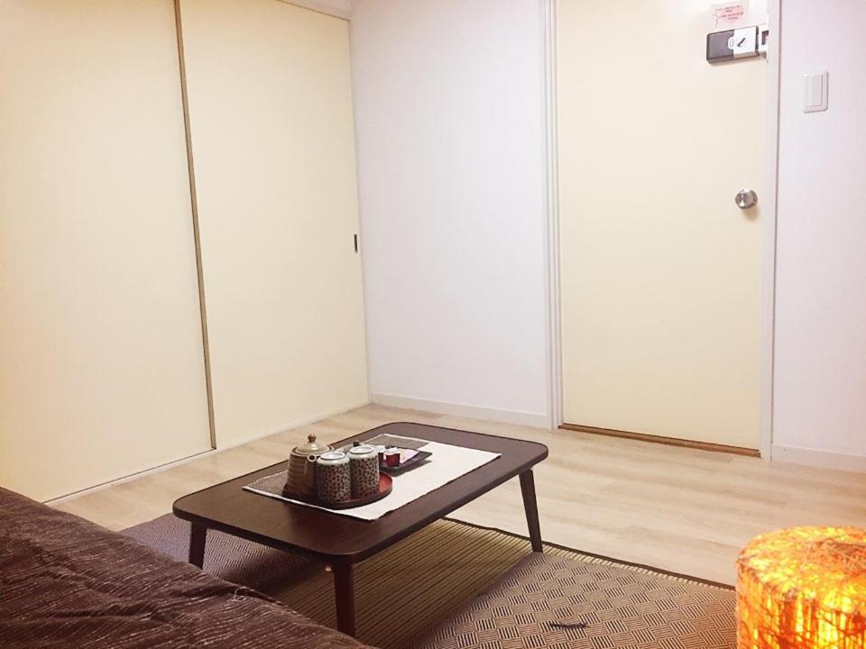 Tokyo Mika House Hotel Bagian luar foto